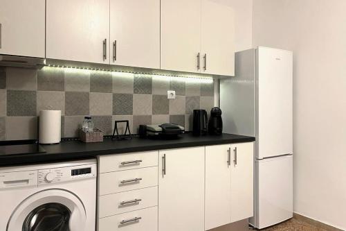 Pame Rentals - Ideal for 2 in Pagrati