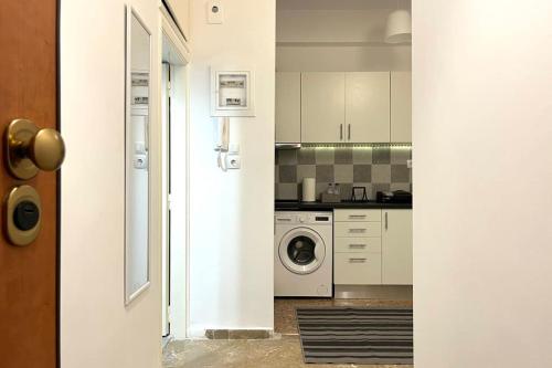 Pame Rentals - Ideal for 2 in Pagrati