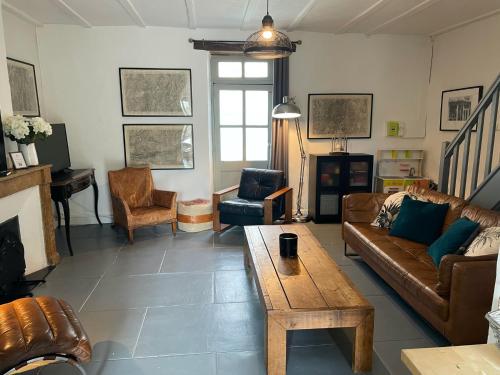 Posezení v ubytování Maison Hirondelles Gîtes