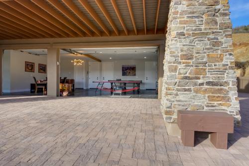 Fotografie z fotogalerie ubytování Prescott Vacation Rental with Game Room and Mtn Views! v destinaci Prescott