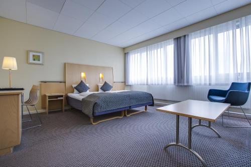 Postel nebo postele na pokoji v ubytování Best Western Plus Airport Hotel