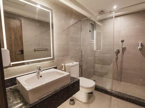 Un baño de TK Suites