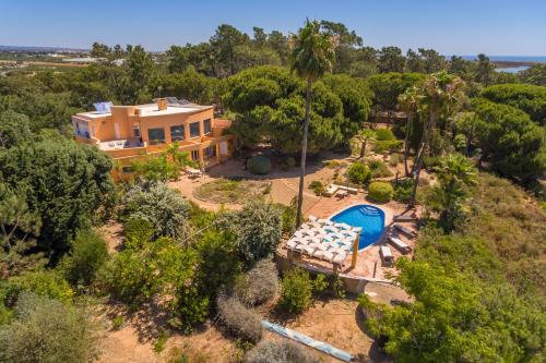 Πισίνα στο ή κοντά στο Meia Lua - Your Private Artsy Paradise Overlooking the Ria Formosa with pool and sea views near Barril beach, Tavira