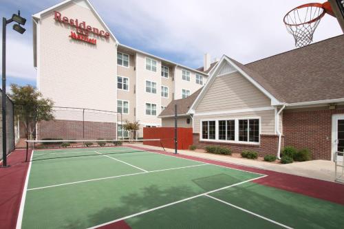 Теннис и/или сквош на территории Residence Inn El Paso или поблизости