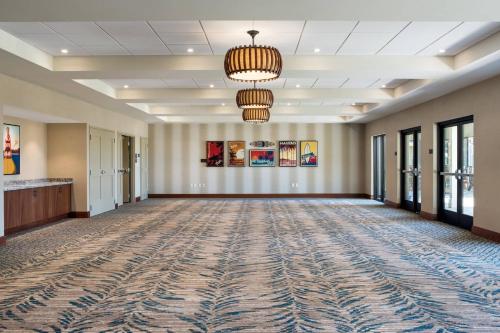 a large room with a large carpeted floor in a building at Residence Inn by Marriott Maui Wailea in Wailea