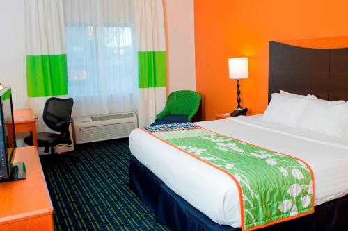 เตียงในห้องที่ Fairfield Inn & Suites Joliet North/Plainfield