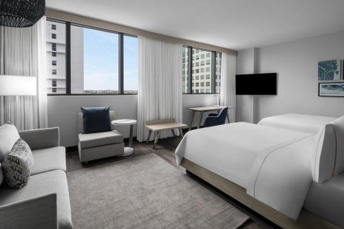 Element Miami Brickell Image