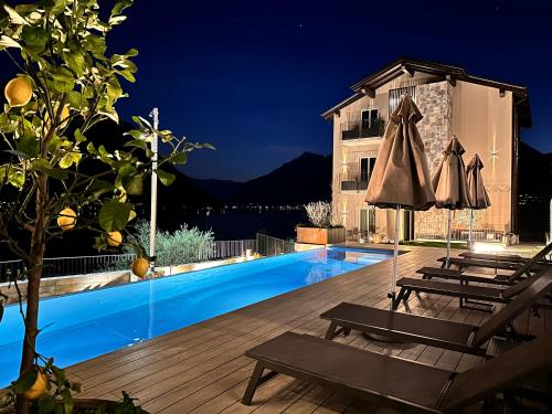 Villa Clementina Boutique Hotel tesisinde veya buraya yakın yüzme havuzu