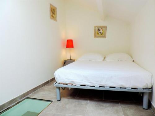 Photo de la galerie de l'établissement Majestic holiday home in Les Assions with terrace, à Les Assions