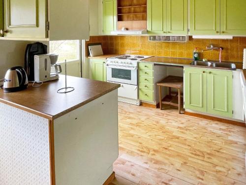 Küche/Küchenzeile in der Unterkunft 6 person holiday home in SÖLVESBORG-By Traum