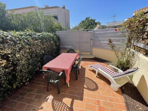 Appartement Refait à Neuf Proche Plage Richelieu, Terrasse, Piscine, Parking et Clim pour 5 Pers. - FR-1-723-9