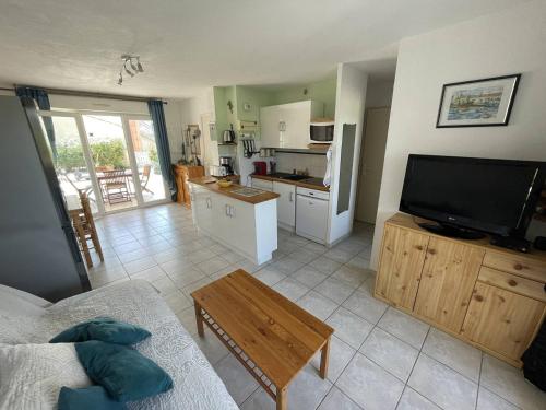 Fotografia z galérie ubytovania Appartement lumineux près de la plage Richelieu avec piscine, 2 terrasses, parking privé - FR-1-723-45 v destinácii Cap d'Agde