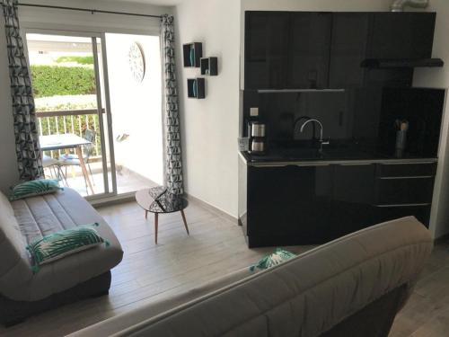 Studio moderne avec loggia, proche port et plage, Cap d'Agde - FR-1-723-63