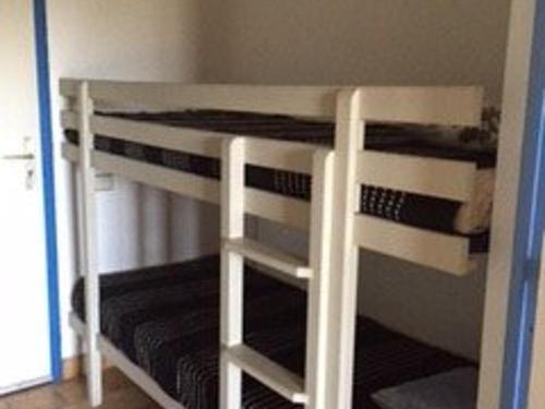 Photo de la galerie de l'établissement Studio cabine climatisé proche plage et commerces avec piscine, Cap d'Agde - FR-1-723-87, au Cap d'Agde