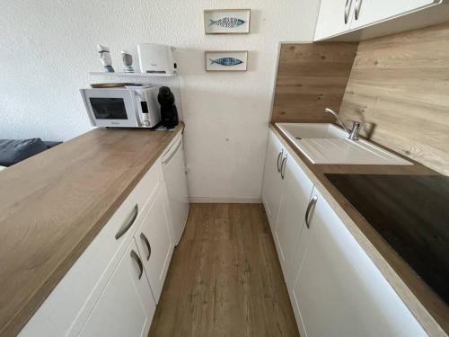 Photo de la galerie de l'établissement Appartement moderne, parking, proche plage et port - FR-1-723-95, au Cap d'Agde