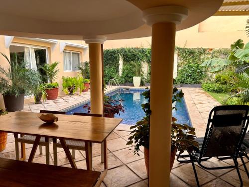 Two bedroom villa with private swimming pool and garden in Almadies