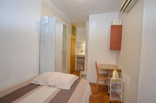 Carera Room