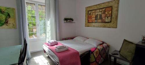 Postel nebo postele na pokoji v ubytování Vatican City San Peter quiet and lovely apartment