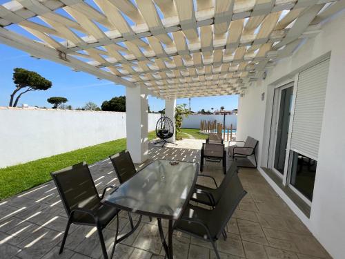 Balkón nebo terasa v ubytování Alojamientos con piscina privada y cerca del mar, mire las fotos y elija el suyo, le esperamos