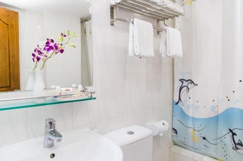 Bathroom sa Private Room near Istanbul Airport 4