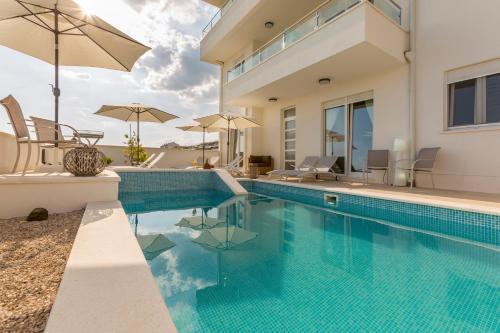 Belo Horizonte, with Pool & Sea View