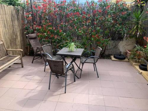 Vonkajšia záhrada v ubytovaní Maison dans lotissement