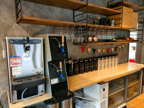K`s CAMP Izukougen Glamping K`ｓCAMP 伊豆高原グランピングにあるキッチンまたは簡易キッチン