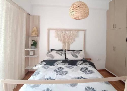 Sunny two-bedroom apartment next to Panathenaic Stadium