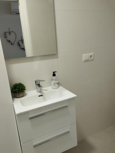Ένα μπάνιο στο Casa Eva - Adults Only