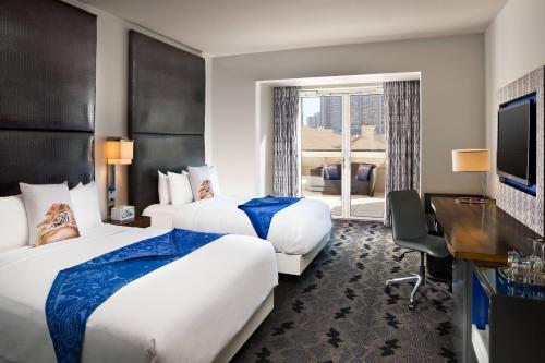 W Dallas Image