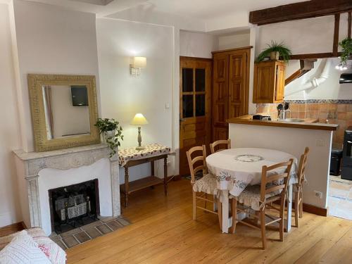 Η κουζίνα ή μικρή κουζίνα στο La Palud