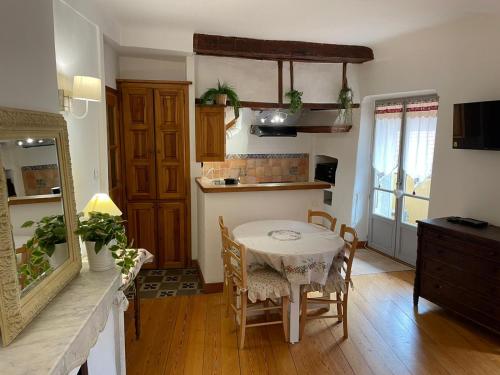 Η κουζίνα ή μικρή κουζίνα στο La Palud