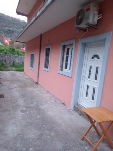 Photo de la galerie de l'établissement Apartment Zaputovic, à Tivat