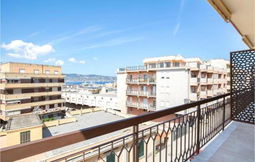 Stunning apartment in Villa San Giovanni with 3 Bedrooms and WiFi