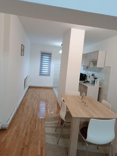 Küche/Küchenzeile in der Unterkunft Apartman VOZIC