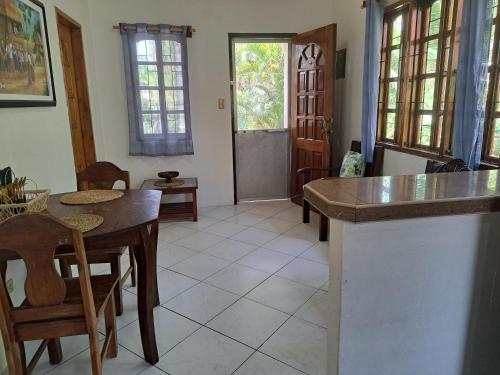 Φωτογραφία από το άλμπουμ του Palmera Palma Private 1-BR Bungalow in Moalboal σε Moalboal