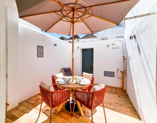 FLH Tavira Central Town House with Terrace & Rooftop