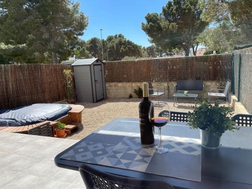 Fotografia z galérie ubytovania Apartamento con patio y Jacuzzi privado v destinácii Calafat