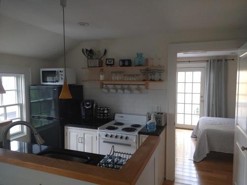 Gallery image of Borough Beach Apartment in Stonington