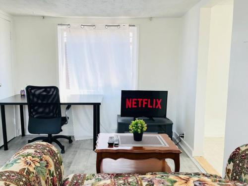 Walk to the Falls! Cozy and Lovely Home in Niagara