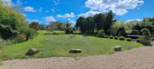 Ein Garten an der Unterkunft Kervaillant