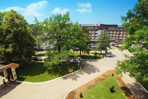an overhead view of a park with a building at Hotel Kardial in Teslić