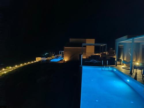 Πισίνα στο ή κοντά στο Olive and Aloe Villas
