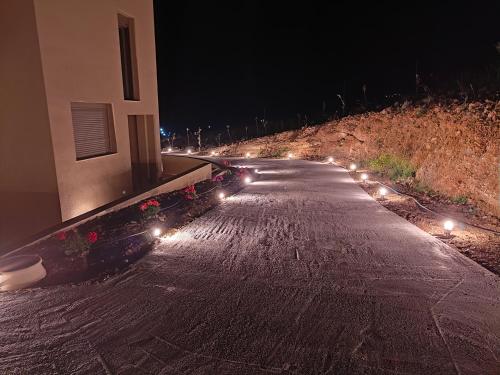 Φωτογραφία από το άλμπουμ του Olive and Aloe Villas σε Nomikianá