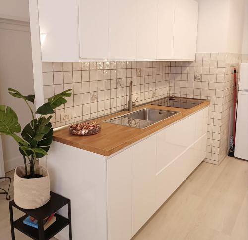 Η κουζίνα ή μικρή κουζίνα στο Handy House