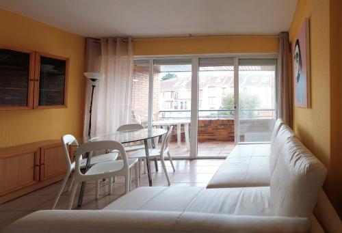 Gallery image of Apartamentos Zenit Mar in Noja