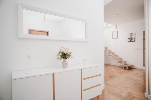 Фотография из галереи Vista Napoli Residence by Casa Napoletana в Неаполе