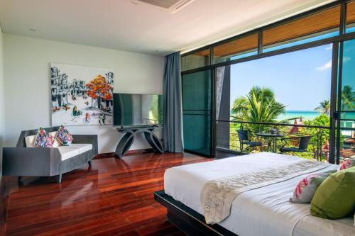 Ένα ή περισσότερα κρεβάτια σε δωμάτιο στο Villa Sabine private pool 4br seaview jacuzzi