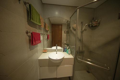 Koupelna v ubytování Cozy & Private room in Park 5 - ParkHill Times City