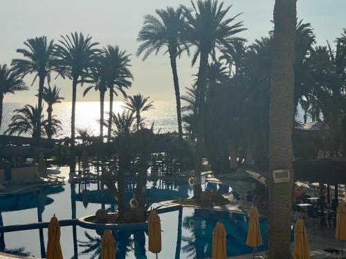 Bazén v ubytování Eden Star Resort nebo v jeho okolí